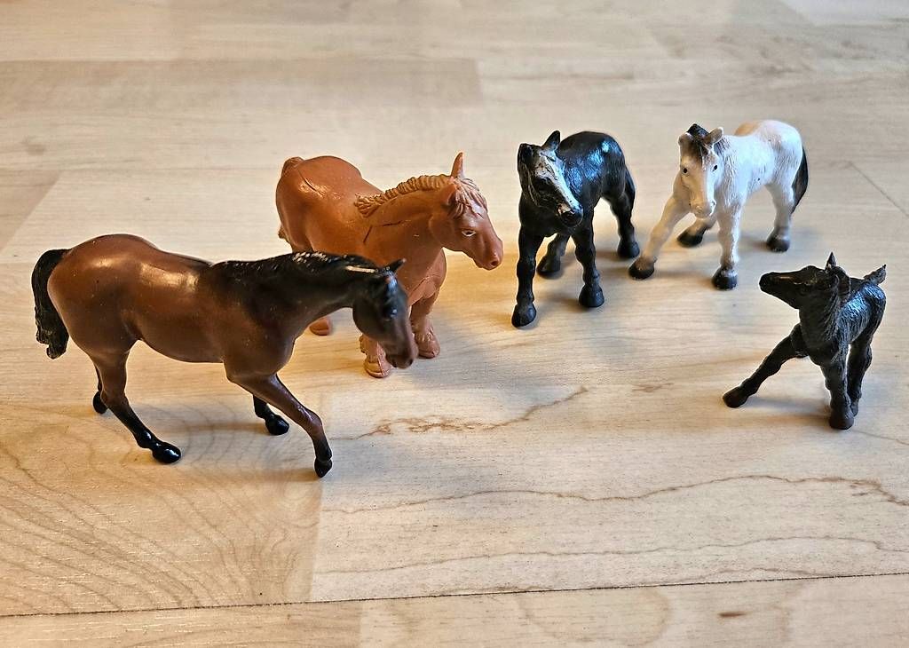Bullyland Spielzeuge: 5 Pferde-Figuren Bullyland – Gebraucht aus Konolfingen von yve_z5xr 1