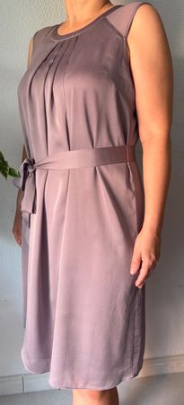 Sommer-/Cocktailkleid in altrosa, Marke comma, Gr. M, BRIEF