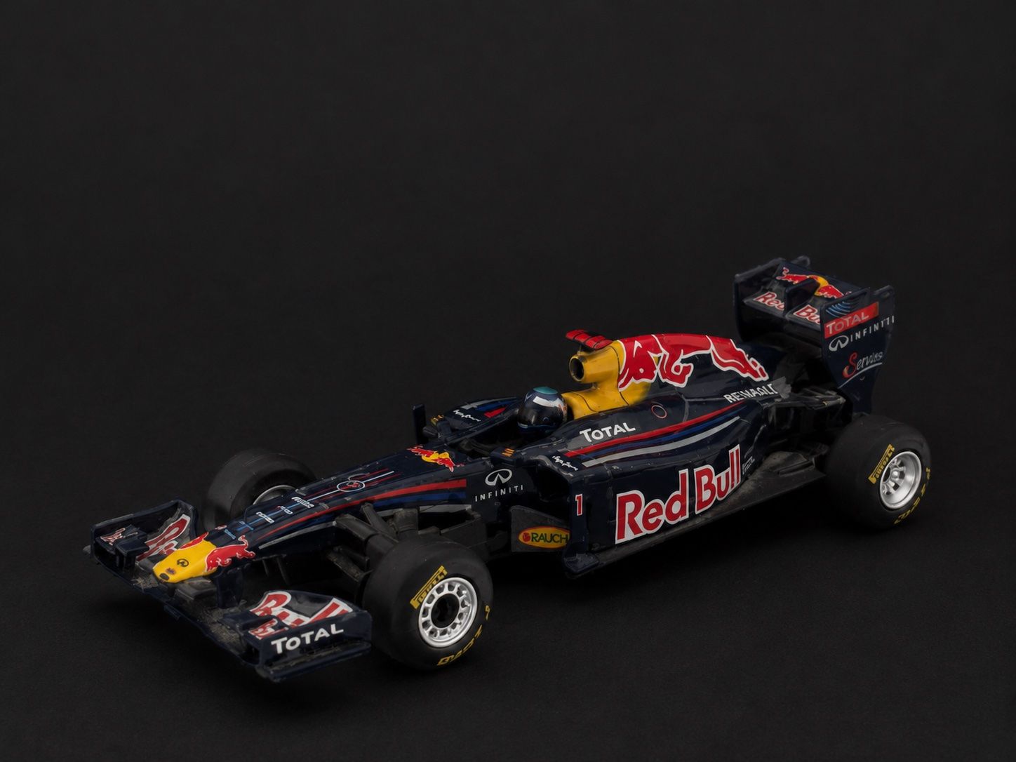 Red Bull Modellini d'auto: F1 Red Bull  – 1:43 Miniatur – Usato da Fribourg venduto da AngeAvecH