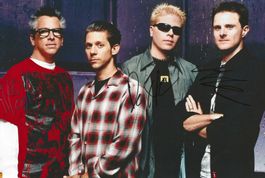 THE OFFSPRING in person Autogramm Grossfoto signiert