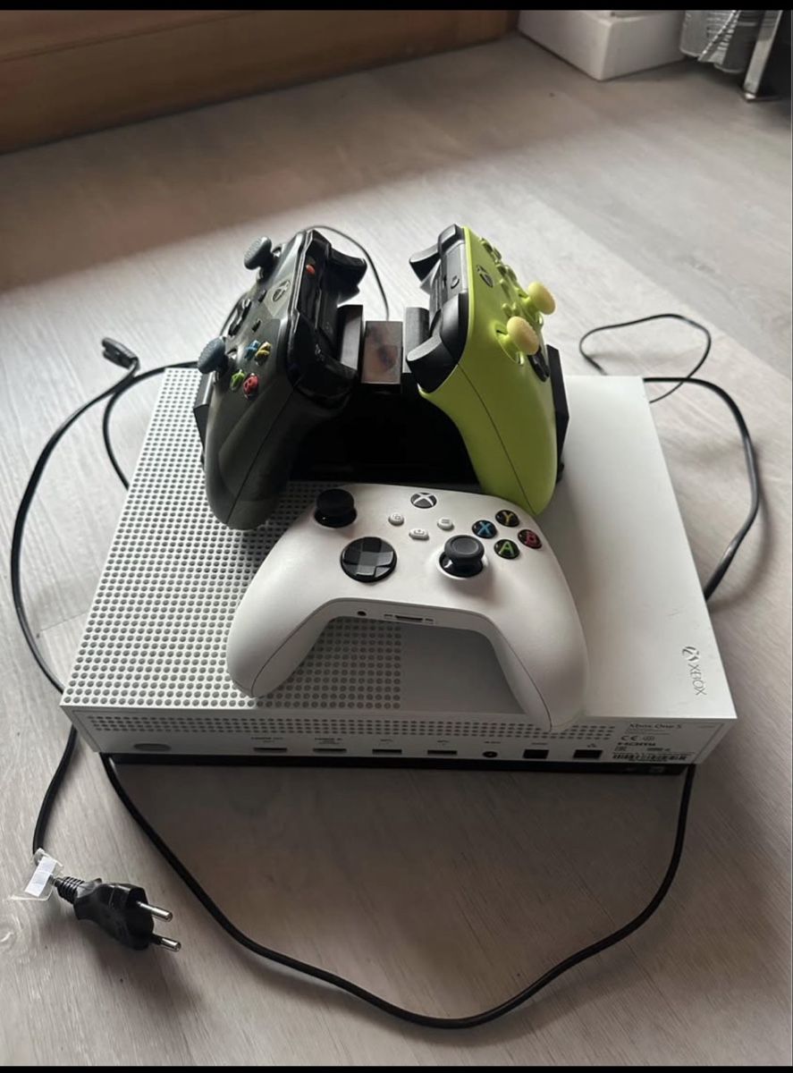 Microsoft Konsolen: Xbox OneS – Gebraucht aus Sulz AG von igo_cj5g 1