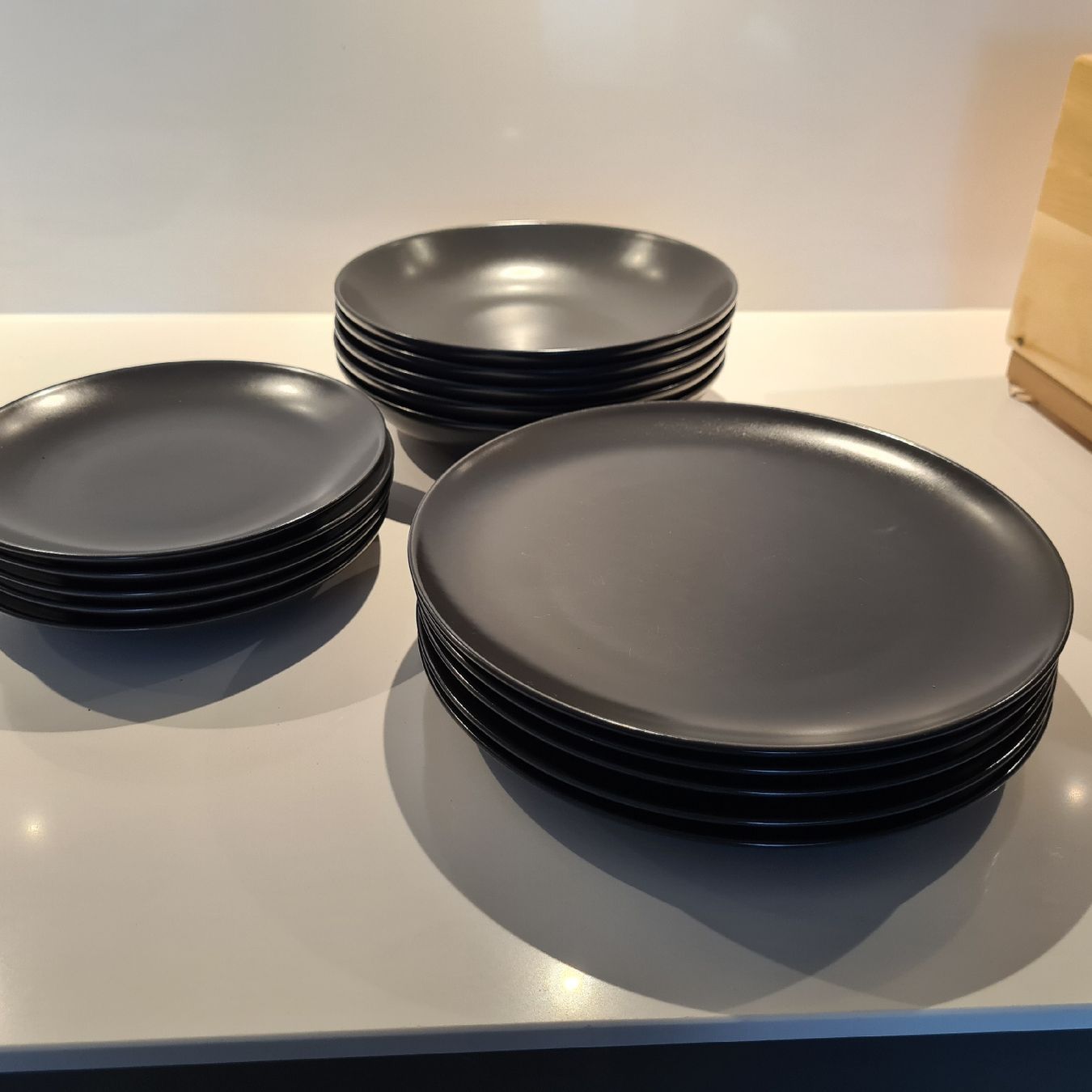 Geschirrsets: 5er Set Flach,Suppen und Desser Teller – Gebraucht aus Steinen von turbogeiss99 6