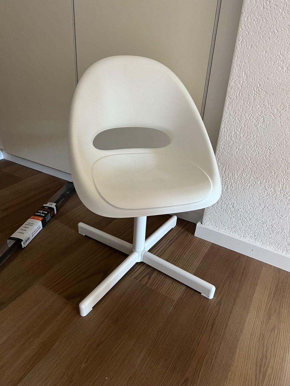 Ikea Stühle: Chaise de bureau IKEA – Gebraucht aus St-Imier von Wollyu