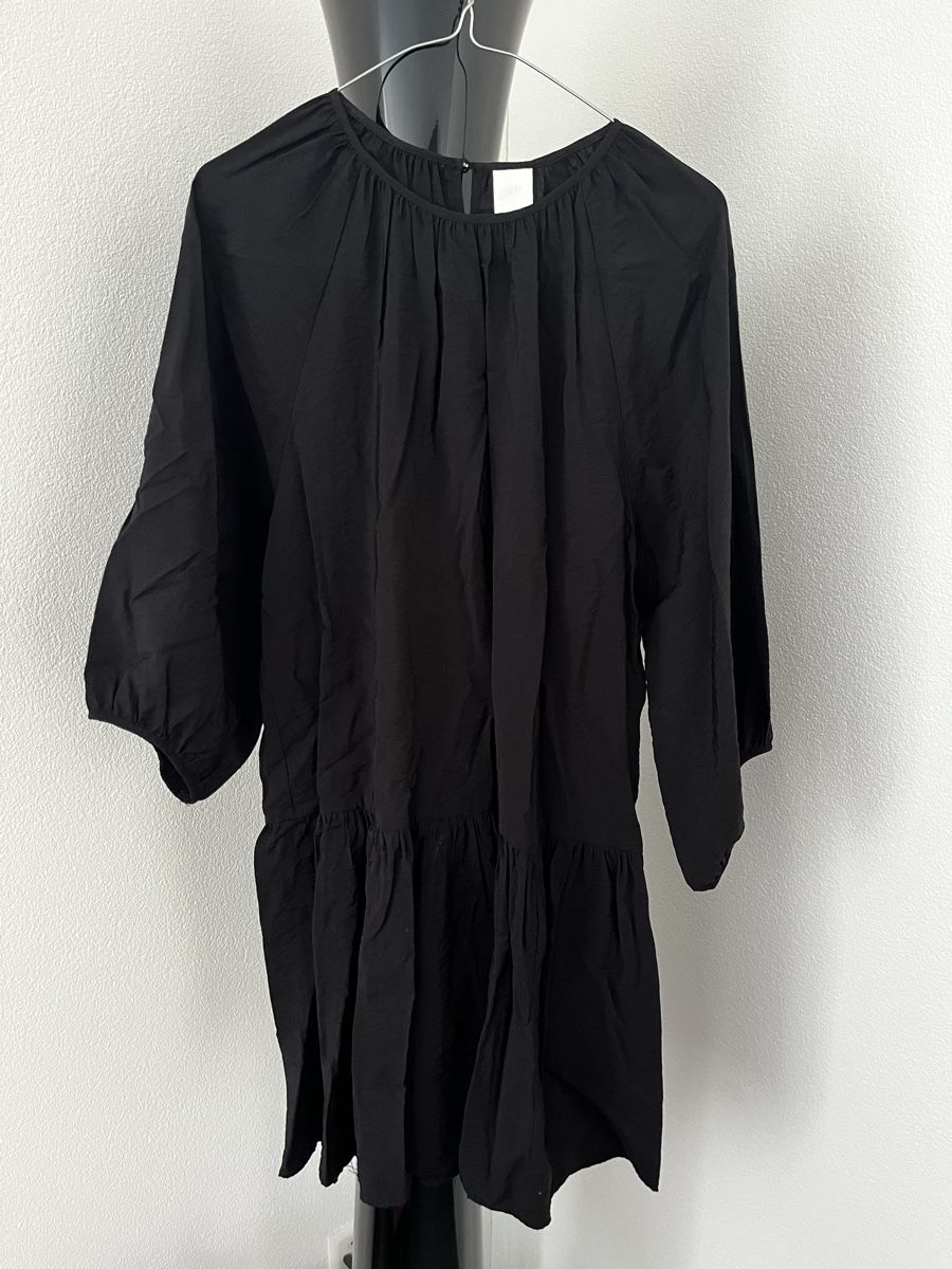 H&M Vestiti: Kleid schwarz Gr. S von H&M – Nuovo (secondo la descrizione) da Hinwil venduto da dire07