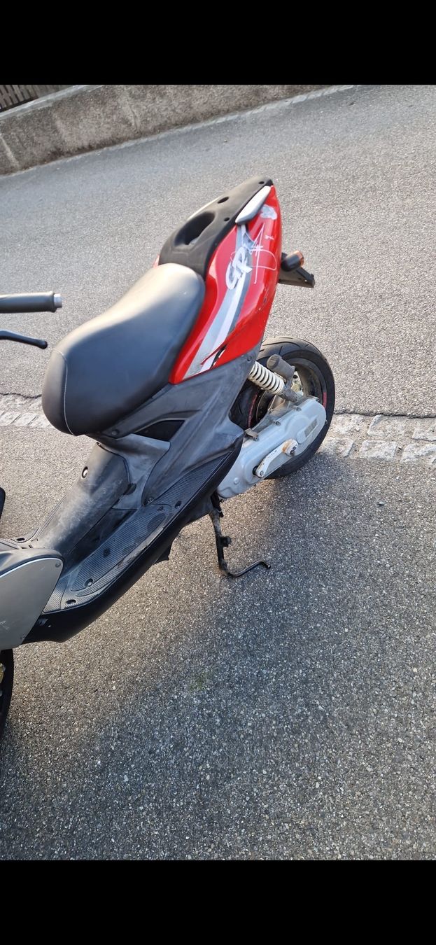 Yamaha Strada: Roller Aerox 50cc Silber – Usato da Romanshorn venduto da Keller2011 3