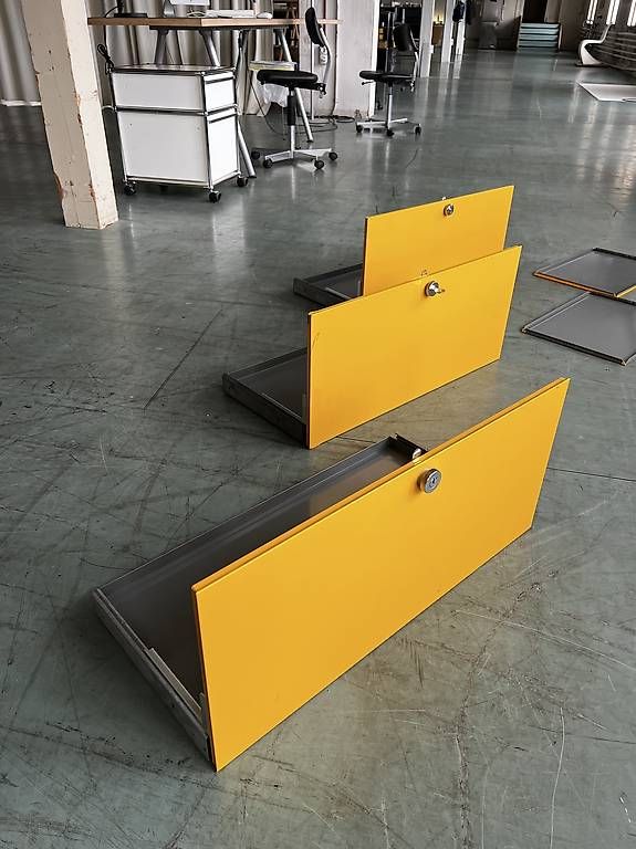 Portes: USM Haller Türe / Auszug – D'occasion à Kreuzlingen par polychromos 3
