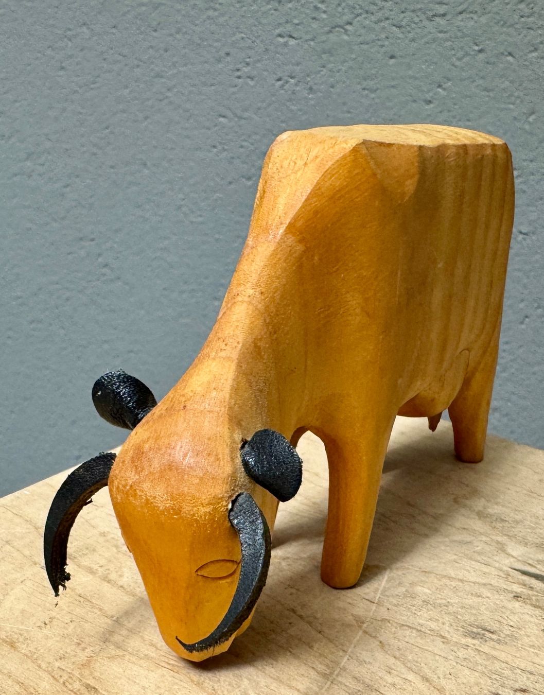 Figurines: Alte geschnitzte Holzkuh Kuh Holz – D'occasion à Rothrist par Luckywinner 1