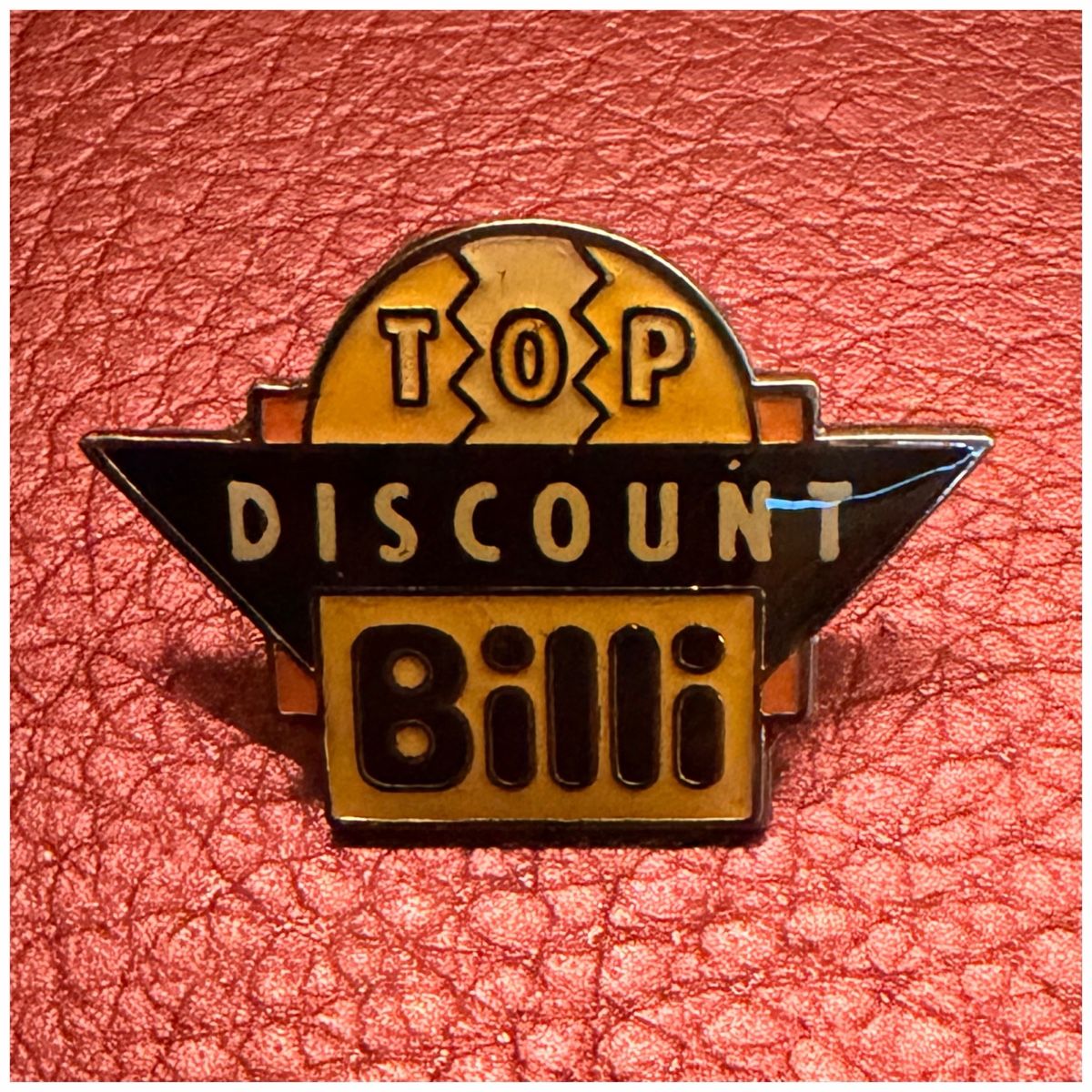 Plaketten & Abzeichen:  Vintage-Pin - Billi Top-Discount – Neu (gemäss Beschreibung) aus Schlieren von RoPue