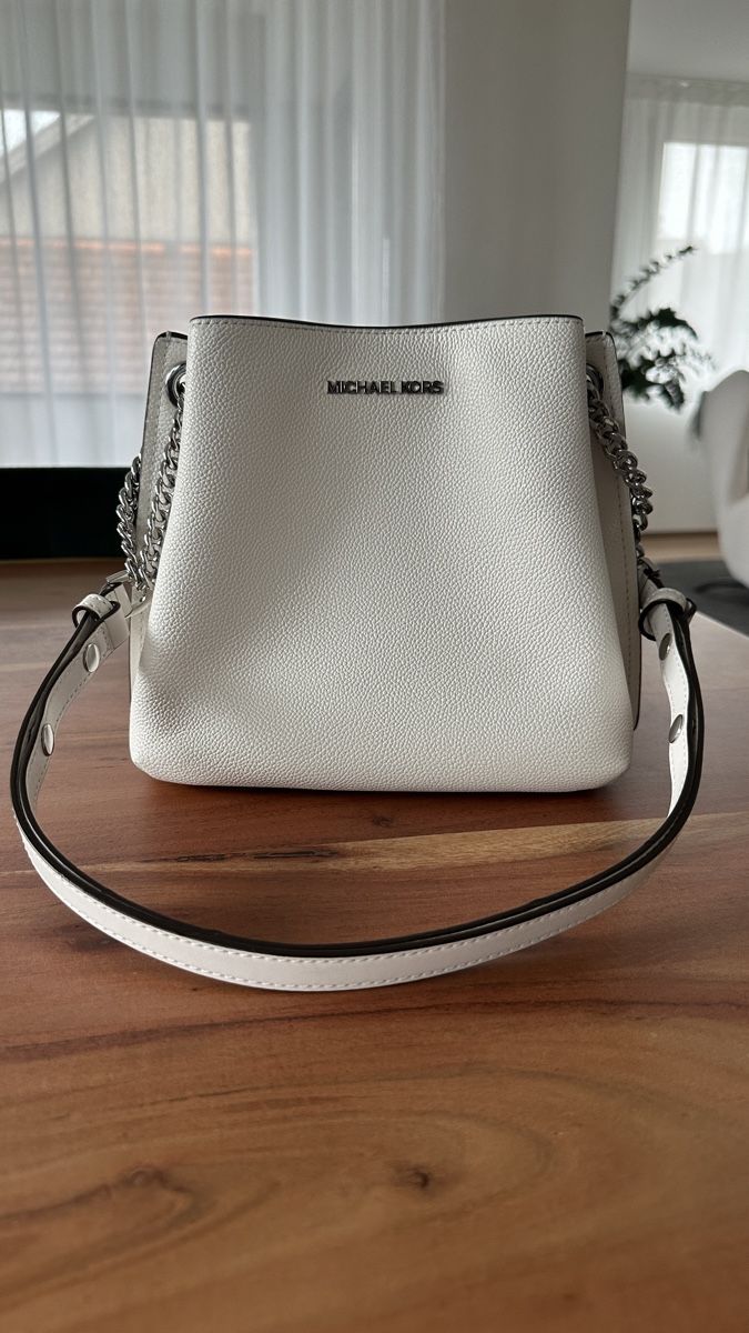 Michael Kors Sacs femmes: Michael Kors Tasche – D'occasion à Maienfeld par VinB