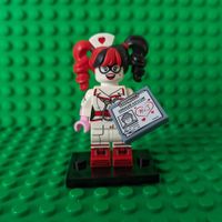 LEGO Minifigur The LEGO Batman Movie, Nurse Harley Quinn