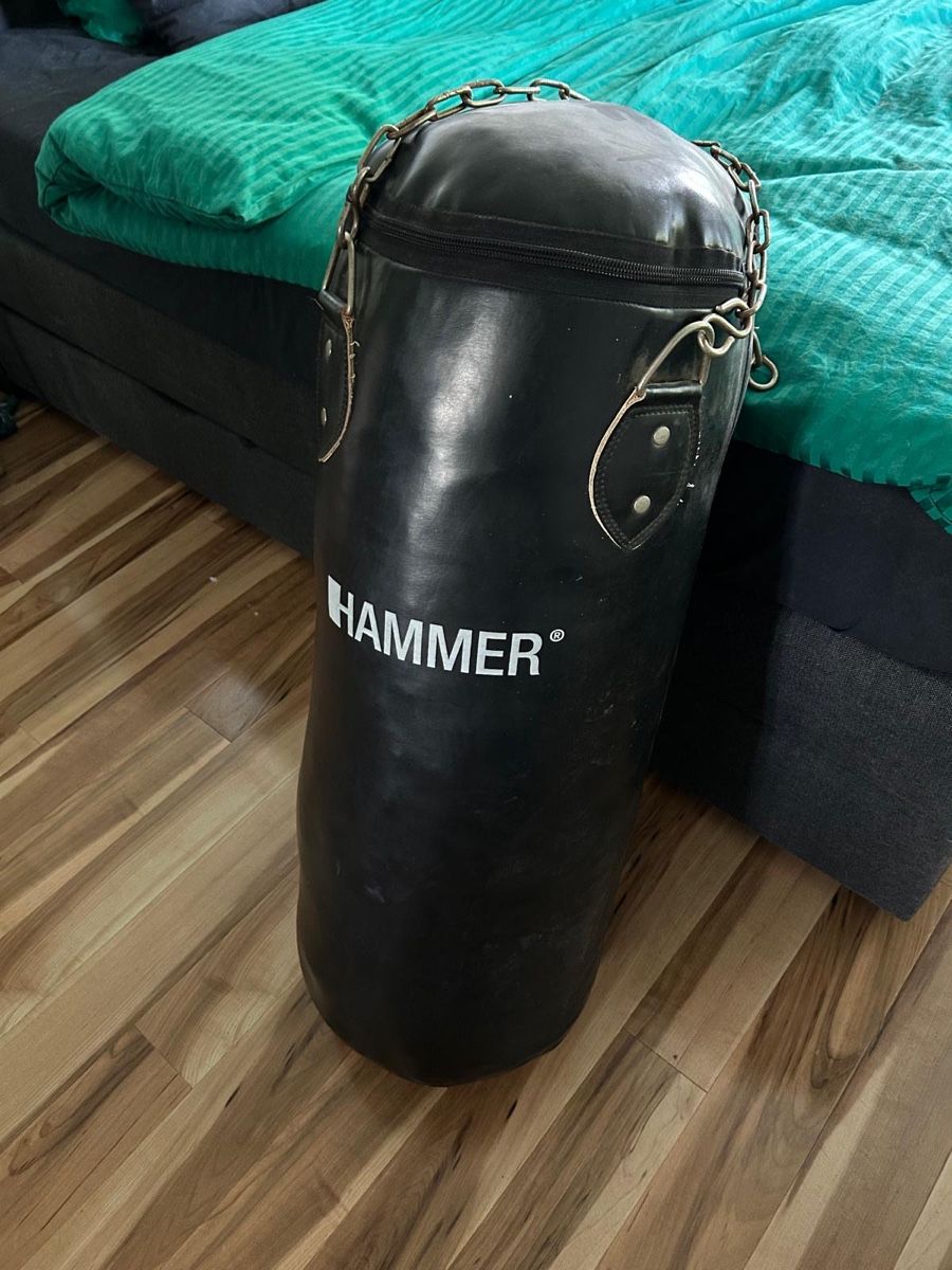 Boxsäcke: Boxsack HAMMER Leder schwarz mit Kette gebraucht – Gebraucht aus Gurbrü von Simiramis