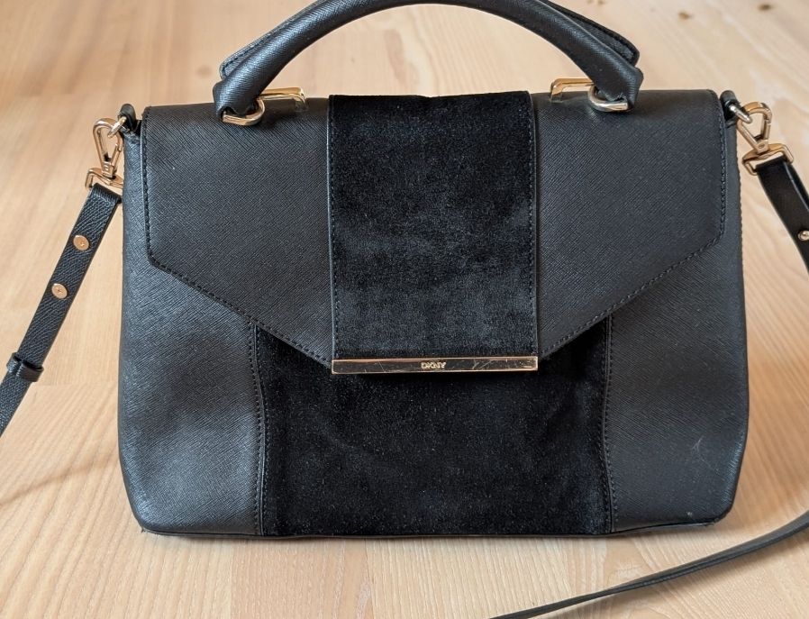 DKNY Borse da donna: Handtasche DKNY schwarz gebraucht – Usato da Bazenheid venduto da nic_kjl2