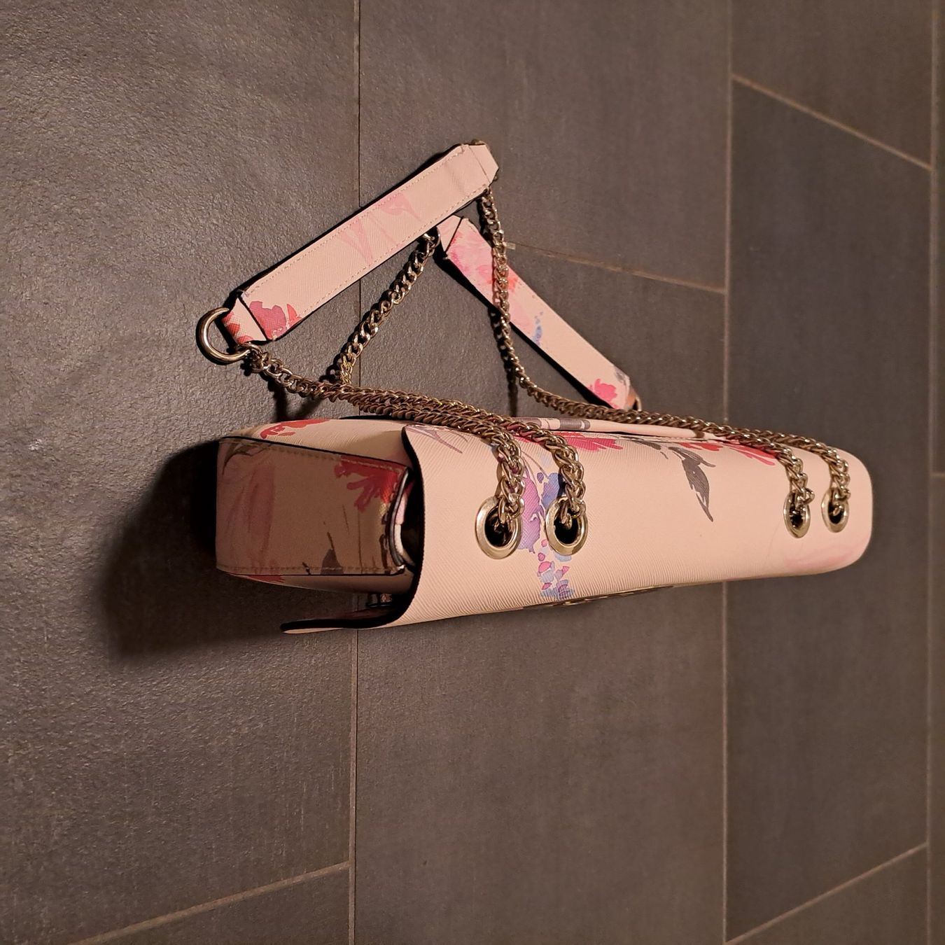 Guess Taschen für Damen: Guess Tasche – Neu (gemäss Beschreibung) aus Zürich von Simonikus 1