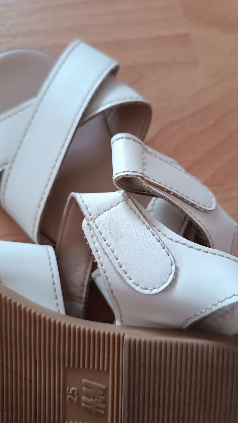 H&M Scarpe per ragazze: H&M Skandalen/ Mädchen/ Gr 25 – Usato da Flims Dorf venduto da ali_8n8q 3