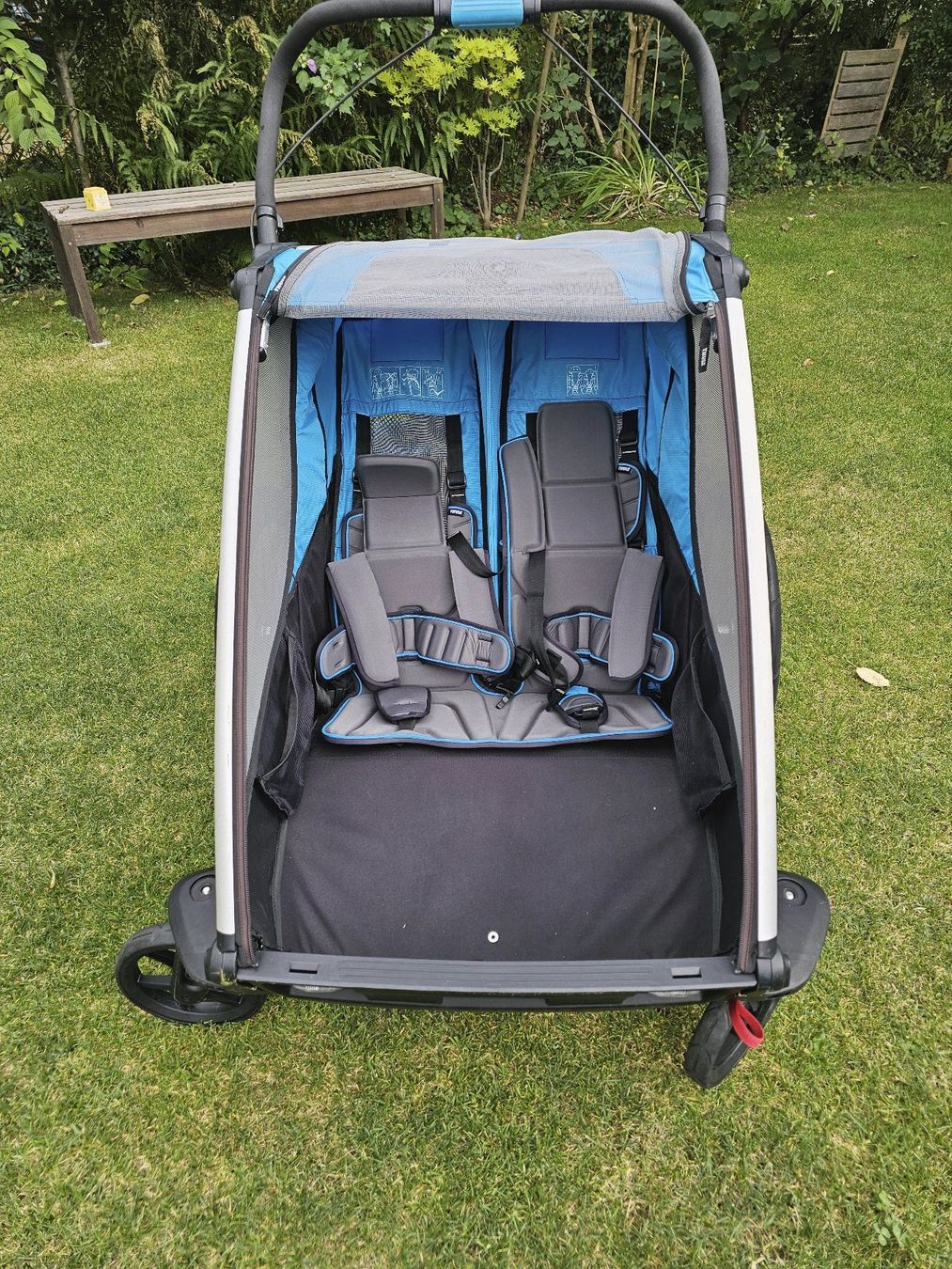 Thule Anhänger: Thule Chariot Sport 2 Double – Gebraucht aus Uster von Intershopper