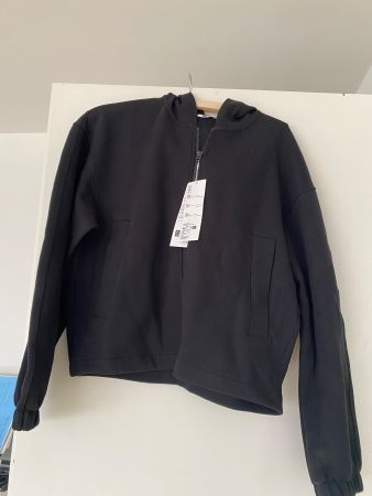 Schwarz Kapuzenjacke Frauen Uniqlo Grösse S neu mit Etikett