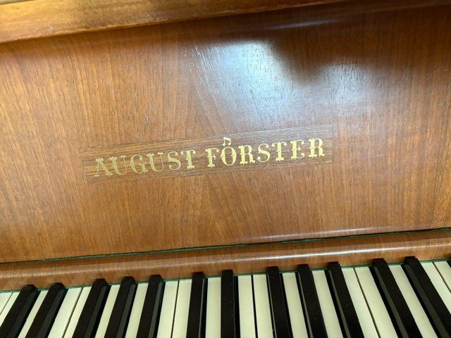 Strumenti musicali: Piano droit August Förster expertisé – Usato da Palézieux venduto da MyriamEdward 1