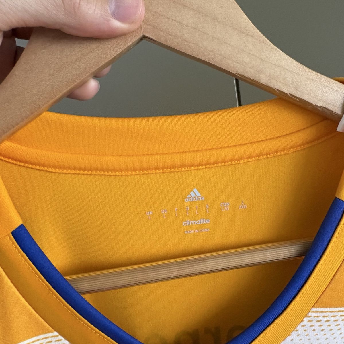 Adidas Leibchen & Hosen: Fc Luzern Trikot Adidas 2017/2018 – Gebraucht aus Winterthur von LaBodega 4