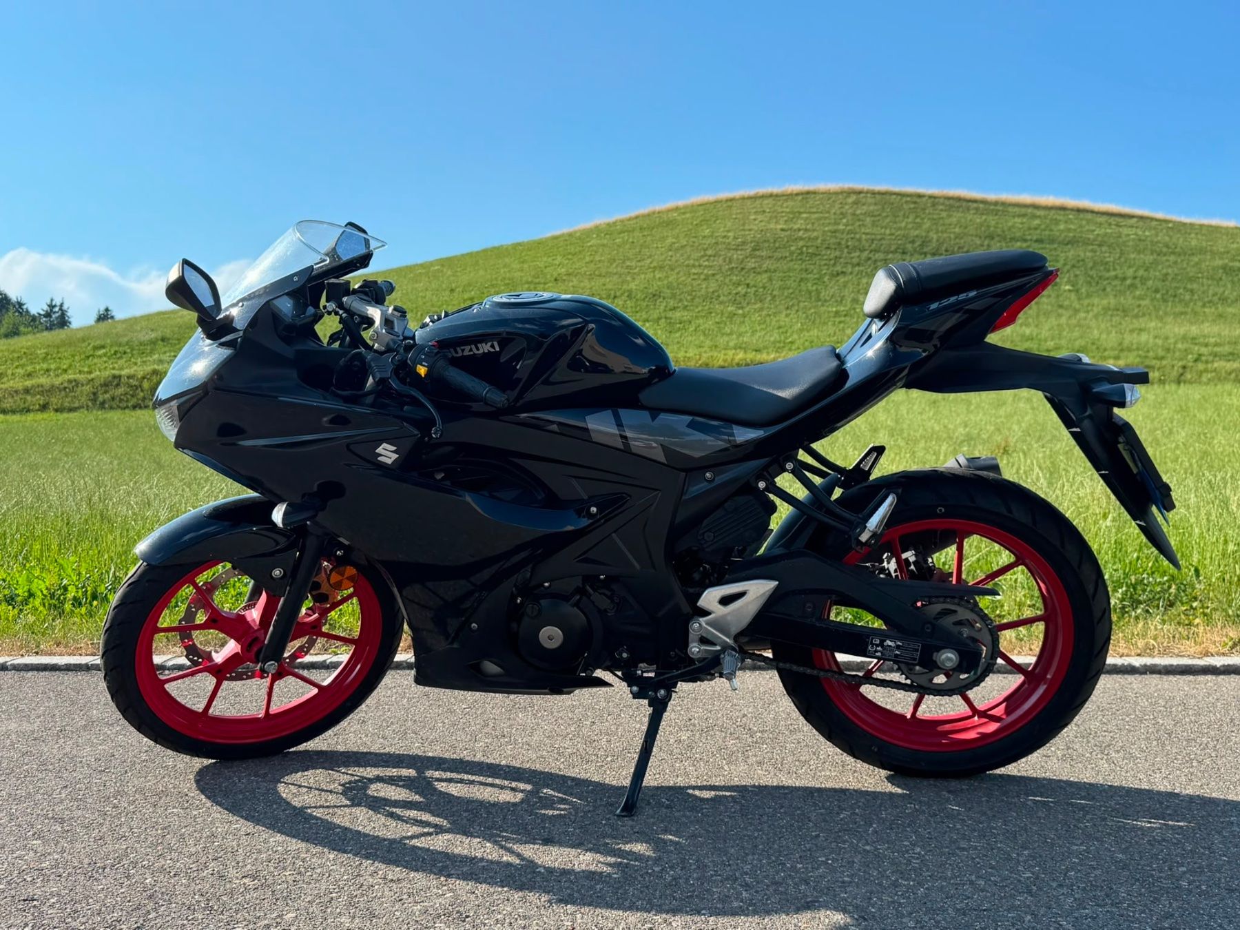 Suzuki Enduro: Suzuki GSX-R125. – Gebraucht aus Neuheim von mae_bsn9 1