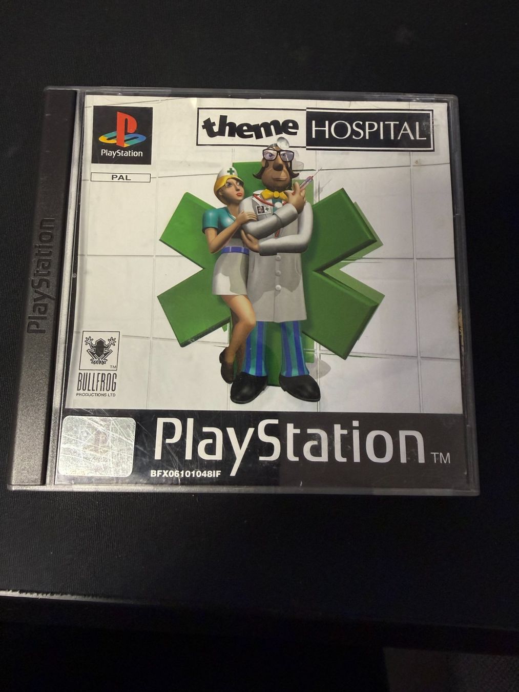 Sony Giochi: Theme Hospital - PS1 – Usato da Pont-de-la-Morge venduto da Darfal