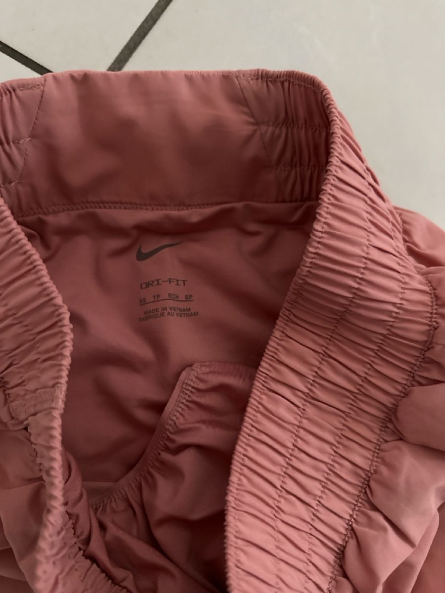 Nike Pantaloni: Nike Shorts Running rosa Gr. XS – Usato da Wileroltigen venduto da torro11 1