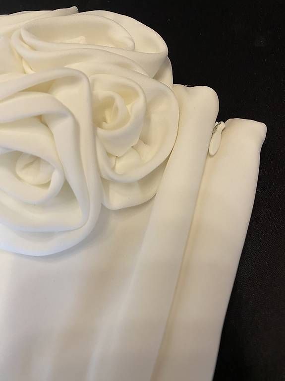 Kleider: Kleid Creme/Weiß – Gebraucht aus Solothurn von nev_7qmh 3