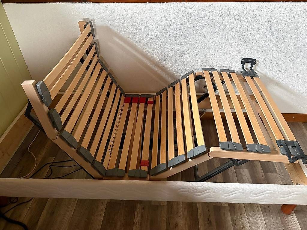 Letti: Lit 90cm sur 190 cm sommier électrique – Usato da St-Prex venduto da catallache 3