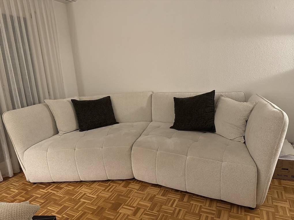 Sofas: Sofa Beige inkl. Kissen – Gebraucht aus Pratteln von MitrovicJ 1