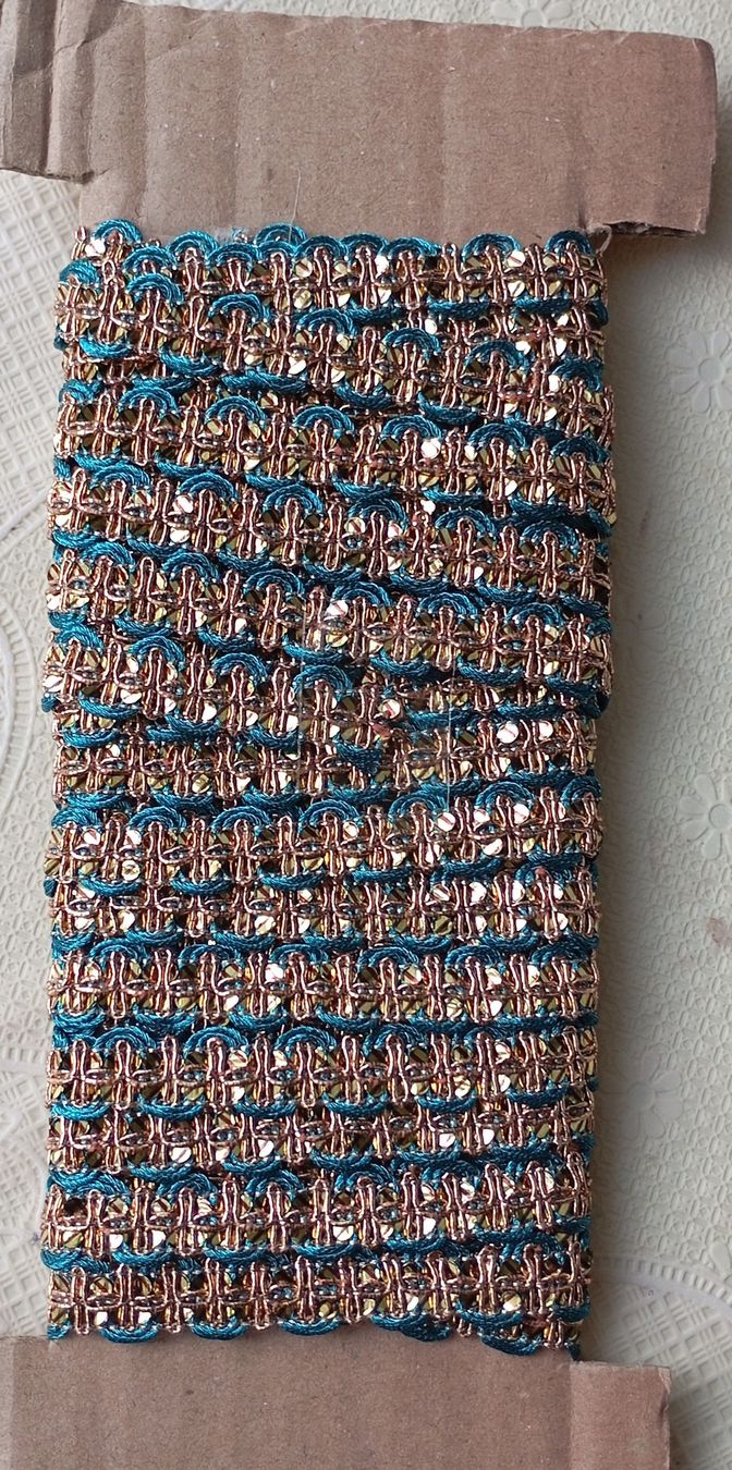 Tutte le decorazioni: Decorative lace blue copper like new condition – Nuovo (secondo la descrizione) da Bern venduto da pav_8b6j