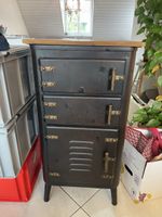 Schrank Metall