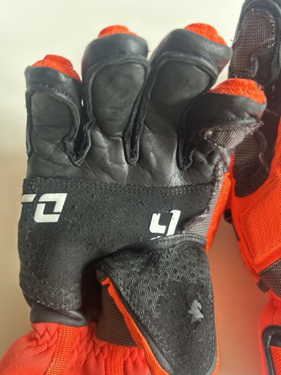 Handschuhe & Handstulpen: Reusch Fingerhandschuhe Worldcup Gr. 8.5 – Gebraucht aus Nesslau von Sclips 2