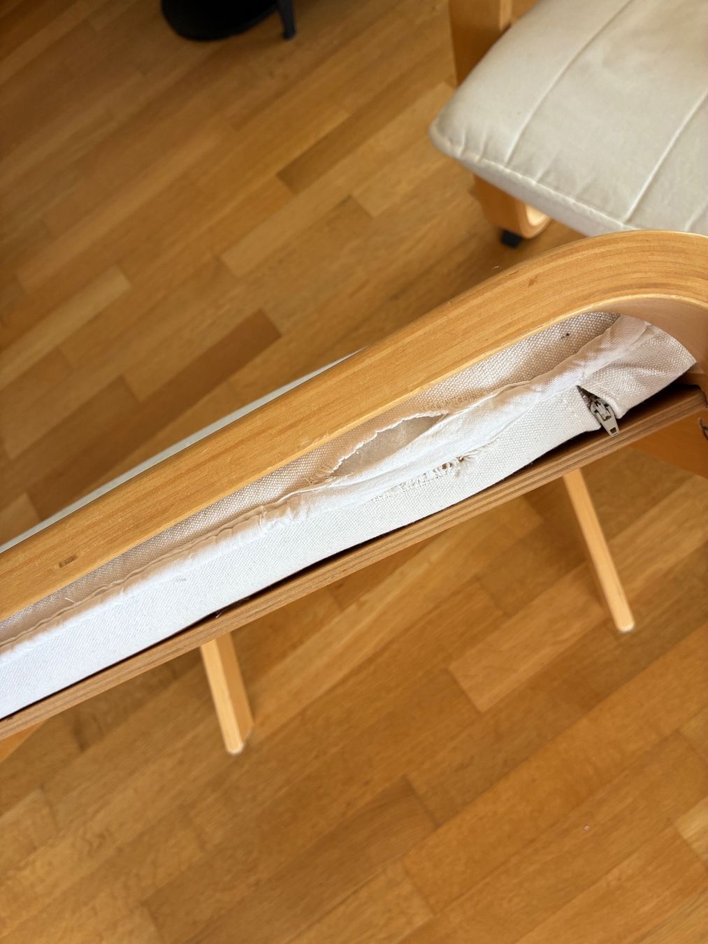 Ikea Sessel: Ikea-Sessel Poäng mit Hocker, gebraucht – Gebraucht aus Pfäffikon ZH von Mimi1315 2