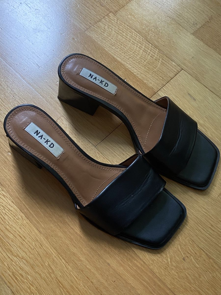 Scarpe da donna: NA-KD Pantoletten Schwarz, Gr. 37! – Nuovo (secondo la descrizione) da Zürich venduto da cas_x6pw