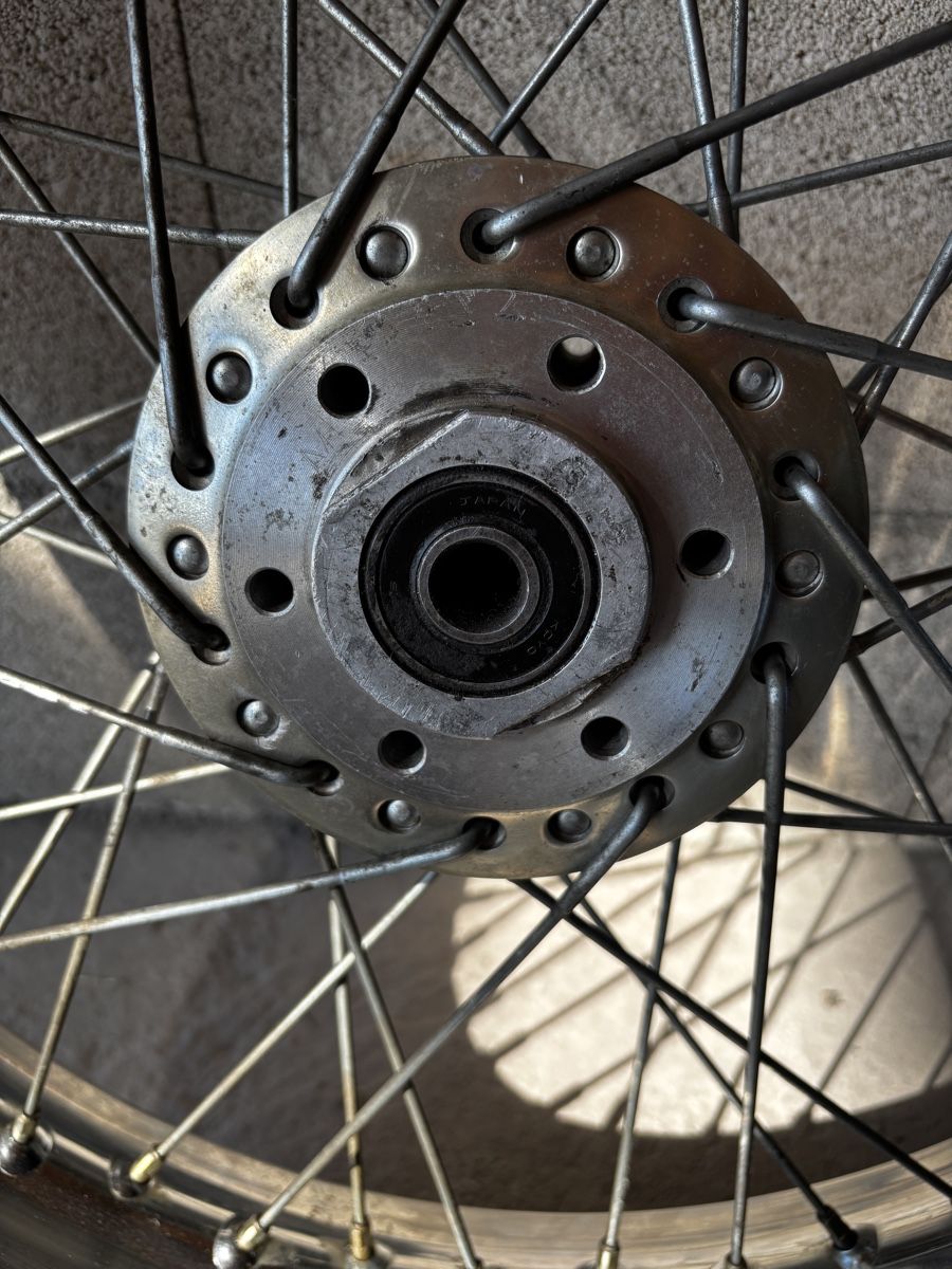 Tutti i ricambio per moto: Roue moto à rayons 19 " – Usato da La Neuveville venduto da MaSandri 3