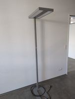 Stehleuchte mit LED, dimmbar, sehr guter Zustand