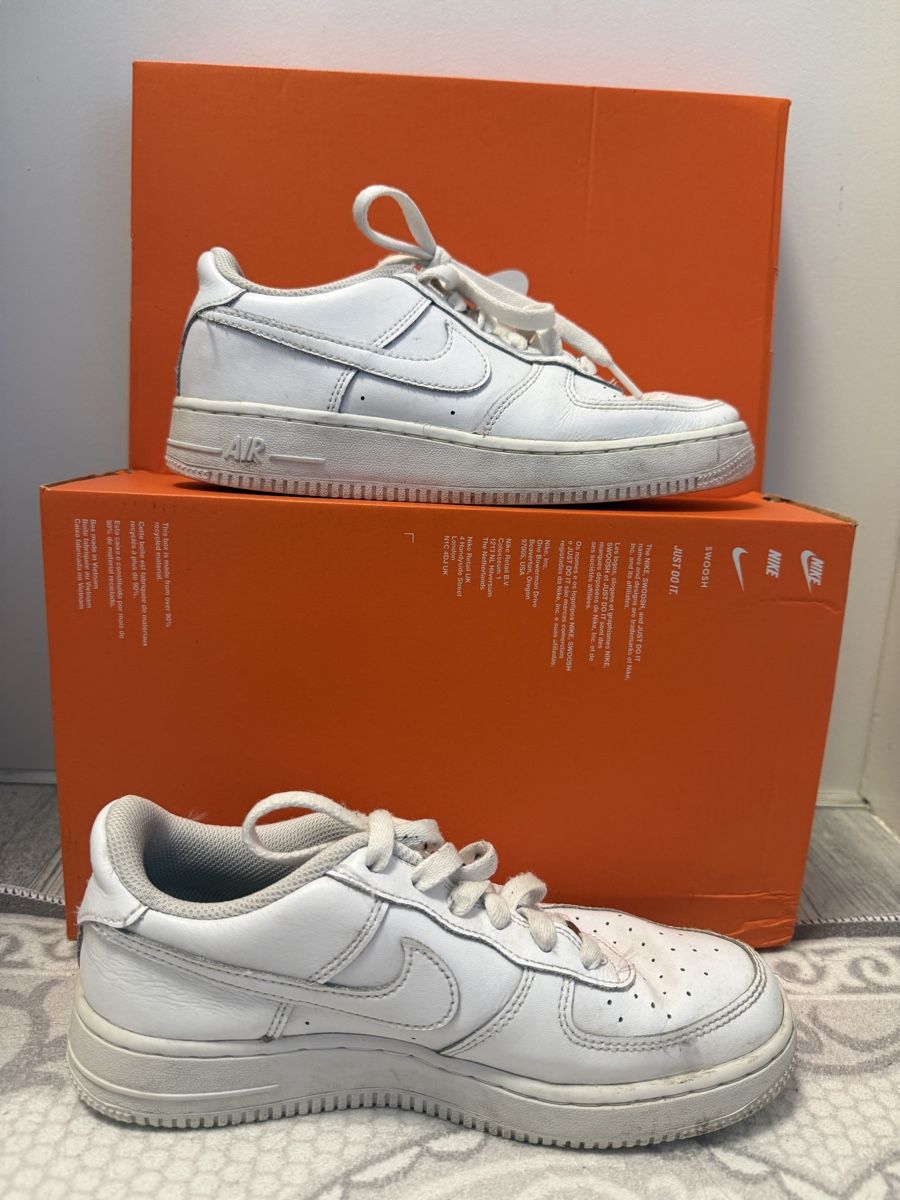 Nike Scarpe da uomo: Nike Air Force 1, Weiss, Kinder Gr. 38 – Usato da Liebefeld venduto da im23ph