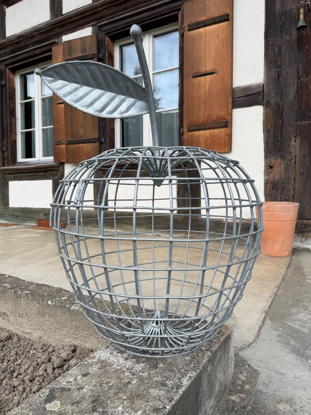 Statuette: Deko Garten Apfel Gitter Drahtkorb – Usato da Büren an der Aare venduto da simsand 1