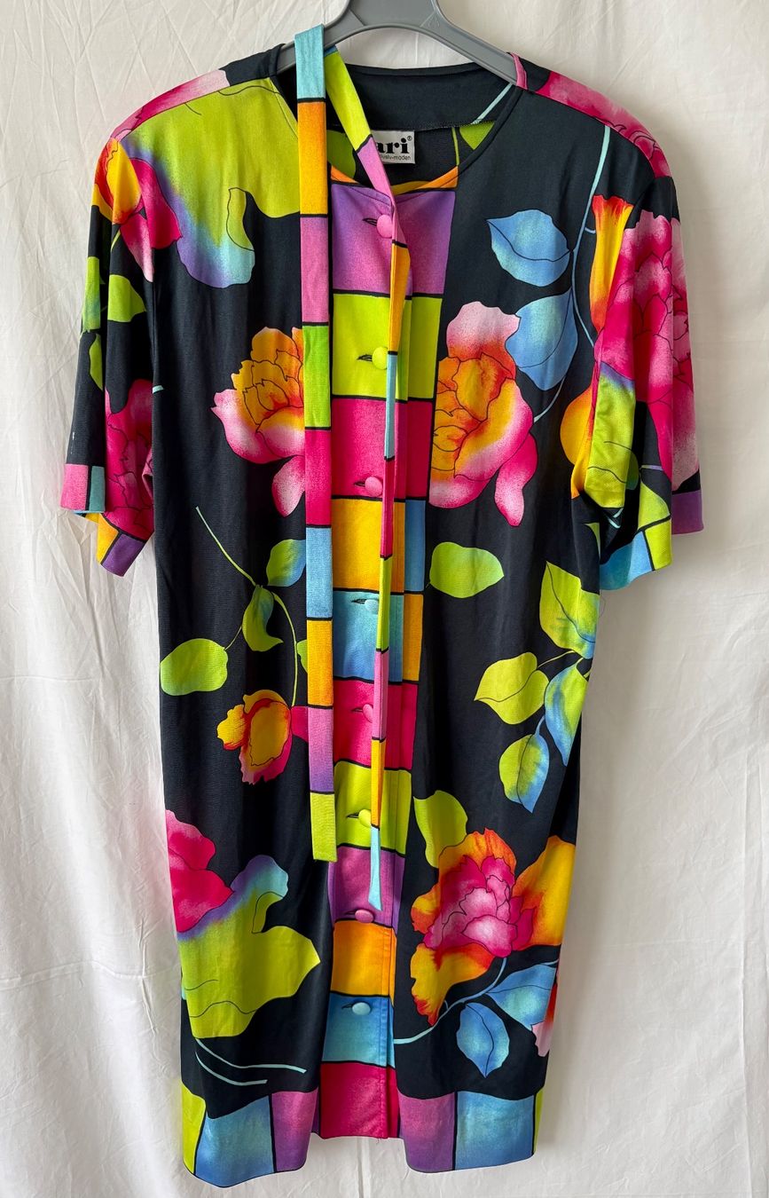 Robes: Vintage-Style Hemdblusenkleid mit farbigen Mustern – D'occasion à Oberrieden par pet_n2c2 3