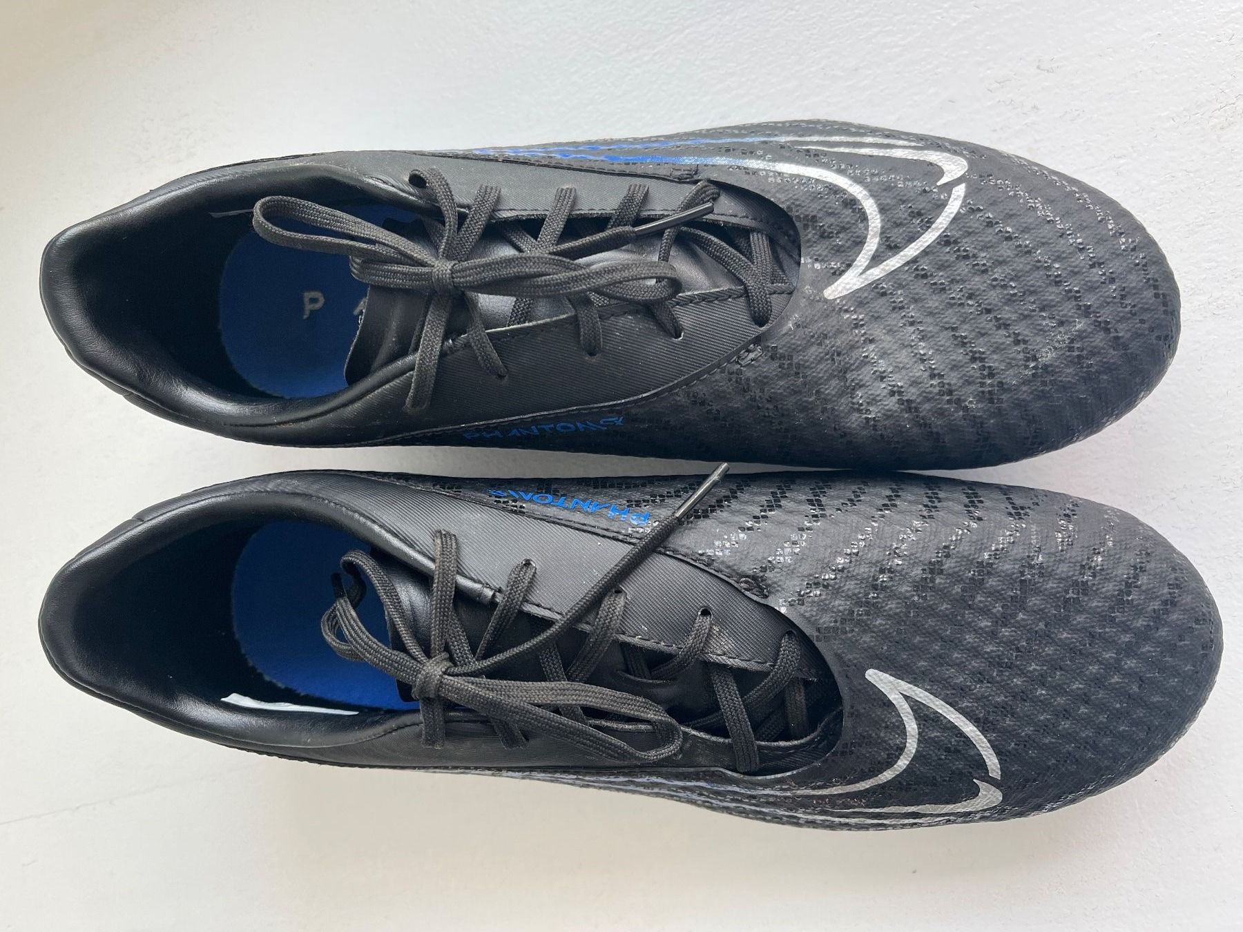 Nike Scarpe per ragazzi: Chaussures de foot à crampons Nike Phantom GT3 Academy – Usato da Court venduto da Style_ambre