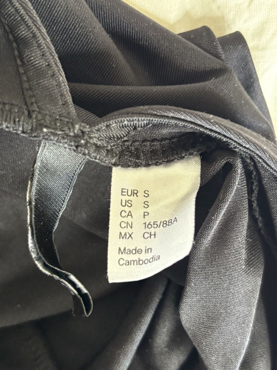 Kleider: Black Dress, Size S, Open Back, Summer, Minimalist – Gebraucht aus Bern von kri_y8h8 2
