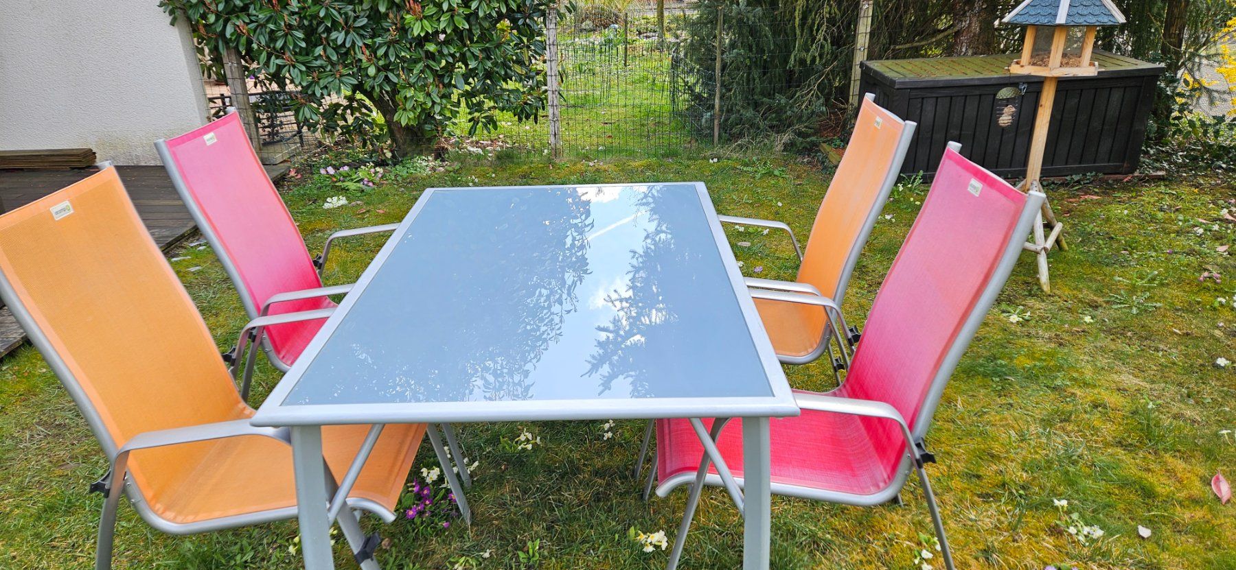 Set de table et chaises: Gartentisch + 4 Stühle – D'occasion à Wetzikon ZH par tango177 1