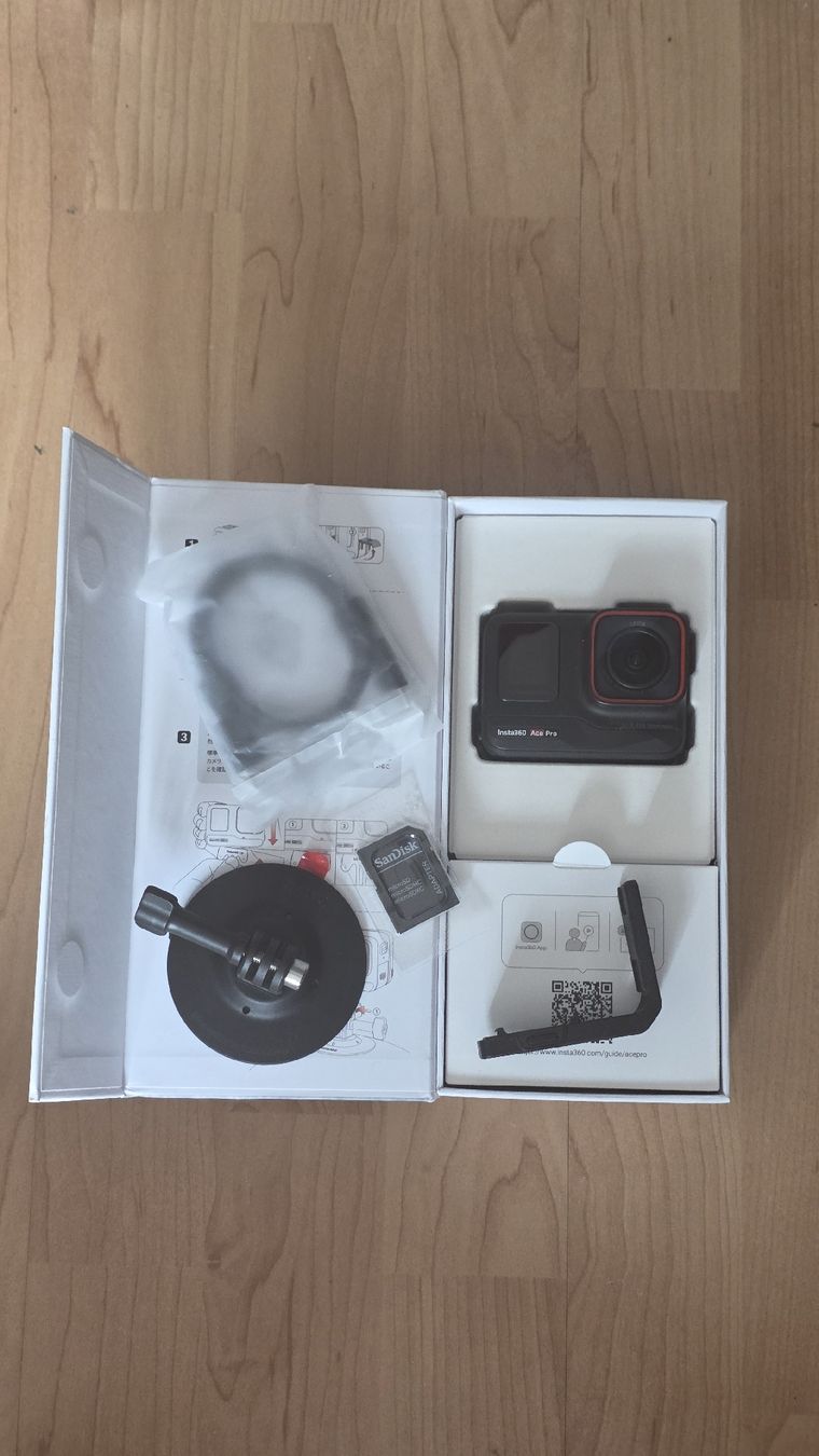Insta360 Action Cam: Insta 360 Ace Pro  – D'occasion à Winterthur par Paris-Casanova