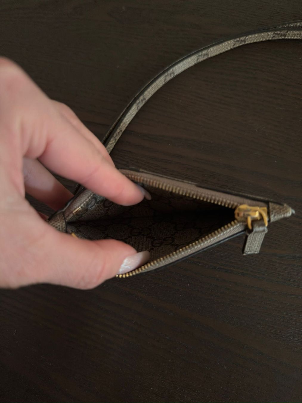 Gucci Portafogli: Gucci X Balenciaga "The Hacker Project Card Case with Strap" – Usato da Bern venduto da XXM38 2