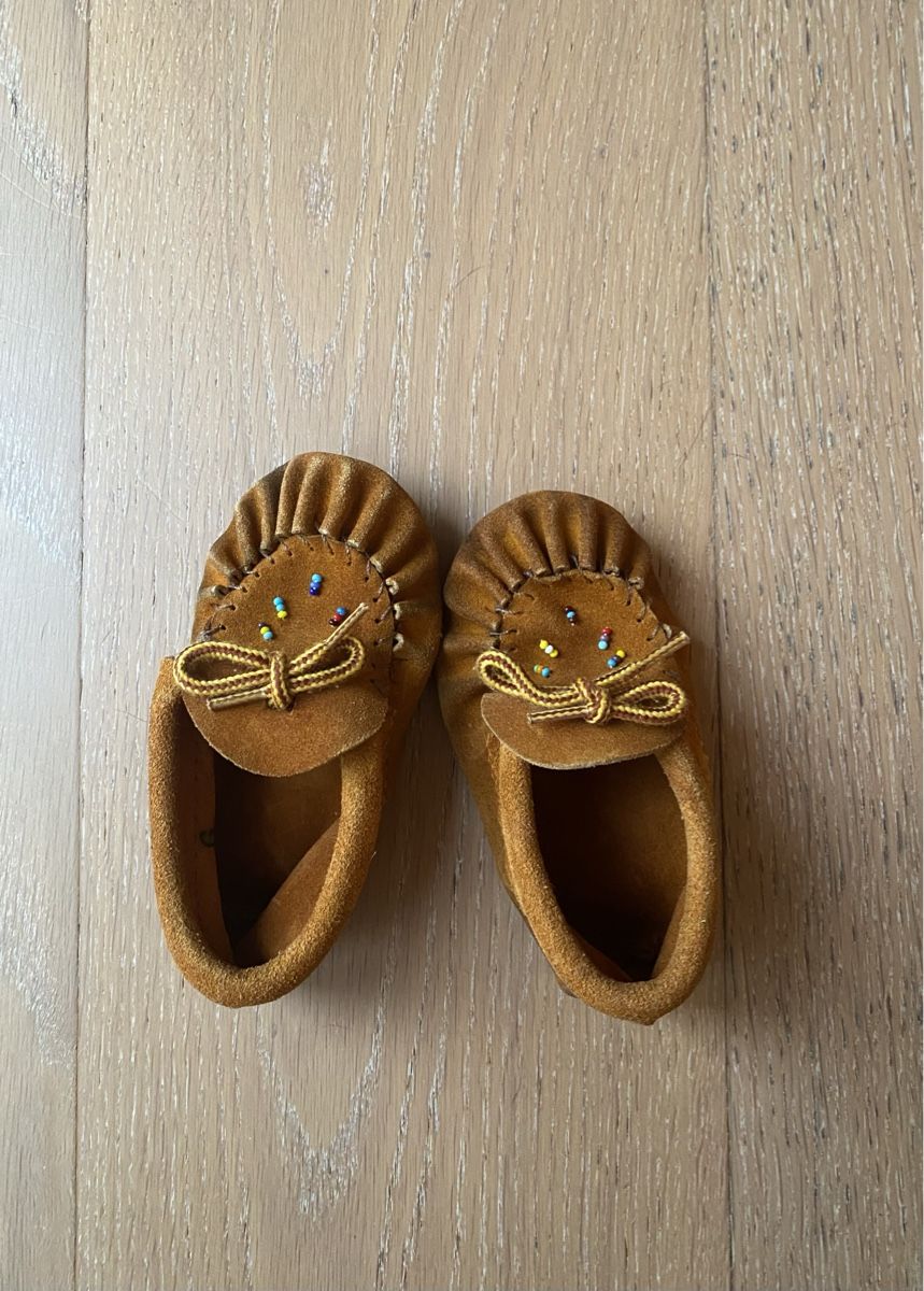 Chaussures hommes: Süsse Leder Mokassins mit Perlen – D'occasion à Zürich par Freuerei 1