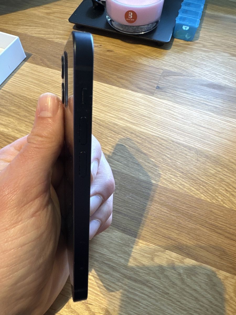 Apple Handys / Smartphones: iPhone 12 mini black 128 GB – Gebraucht aus Zürich von  3