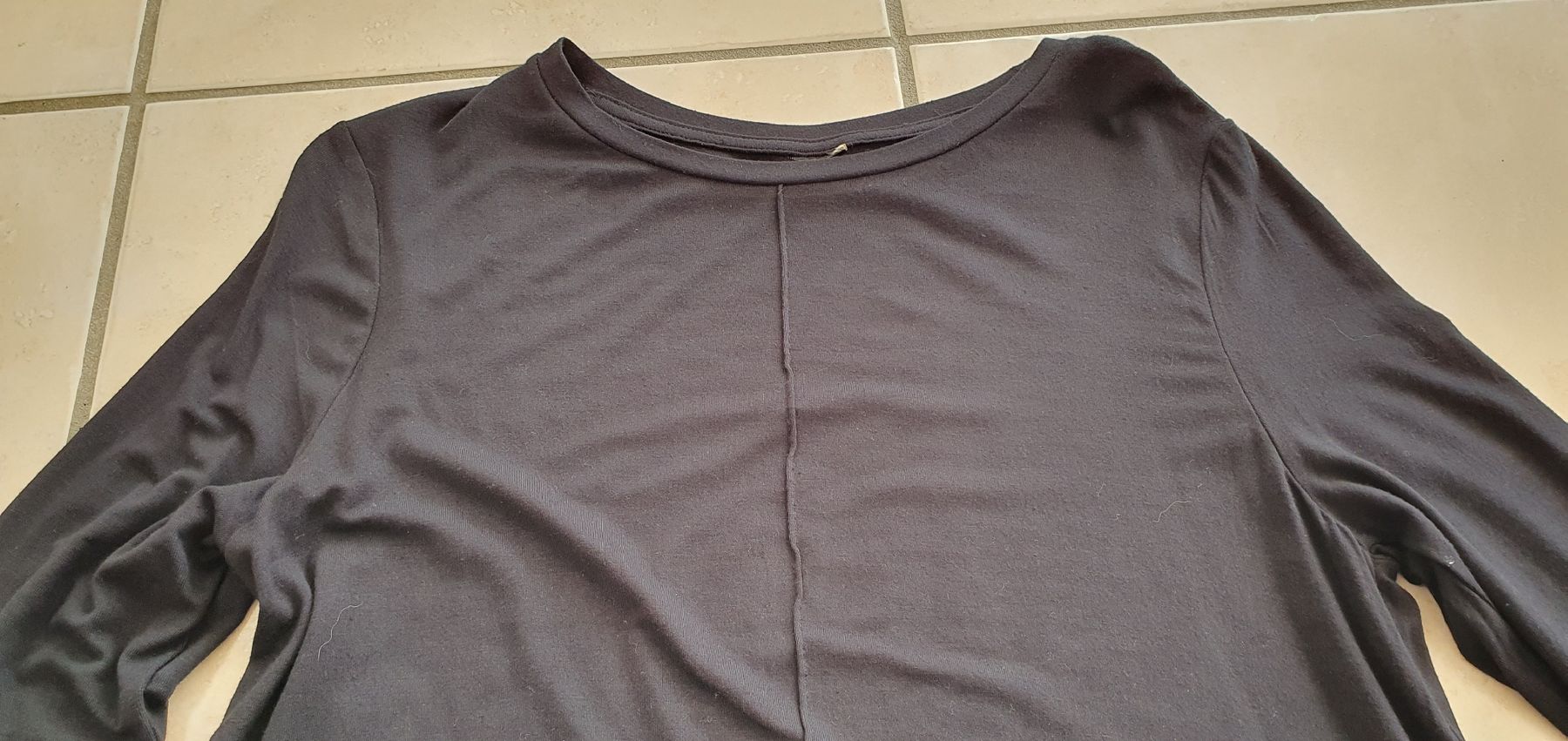 Vestiti: Robe S noire – Usato da Moutier venduto da mar_7nrw 1