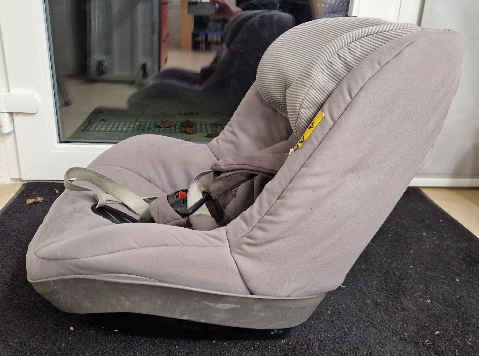 Maxi-Cosi Seggiolini per auto: Maxi-Cosi - Kindersitz mit 2wayFix-Base (ISOFIX) – Usato da Oberentfelden venduto da houserman 4