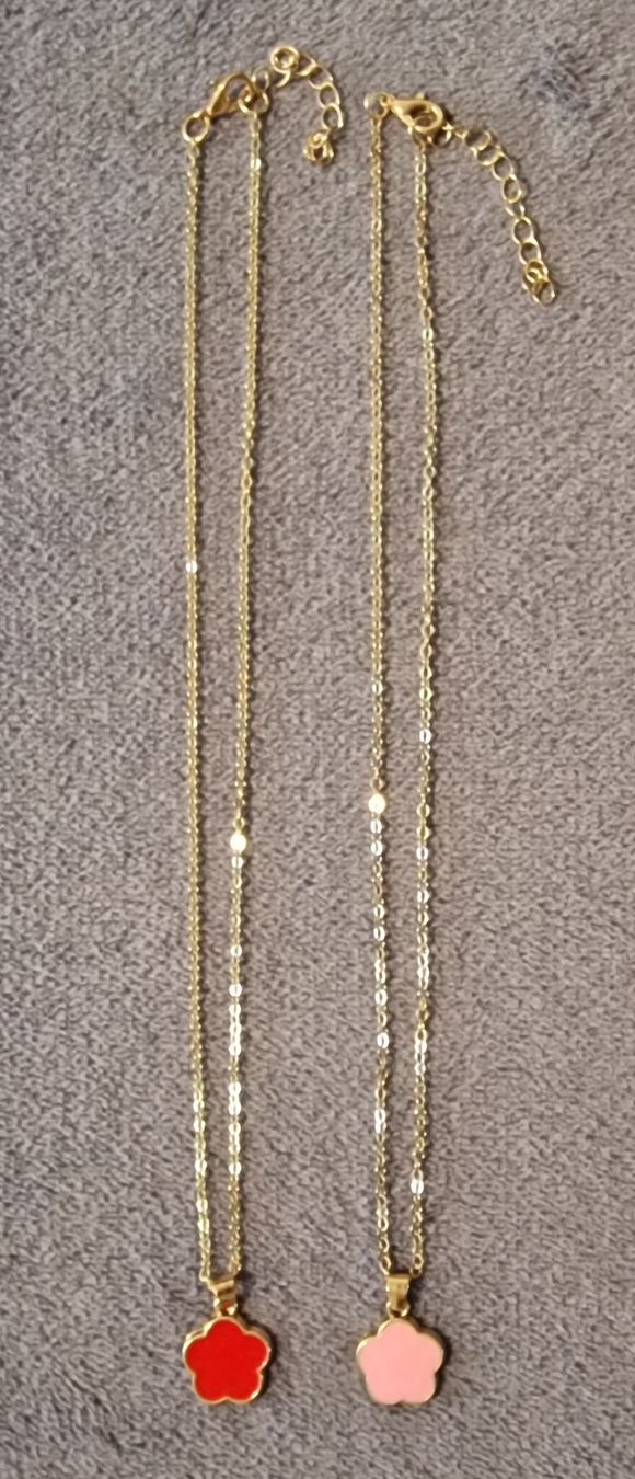 Catenine: 2 colliers dorés fleurs, NEUFS – Nuovo e nell'imballaggio originale da Puidoux venduto da Mia_Bellezza 1