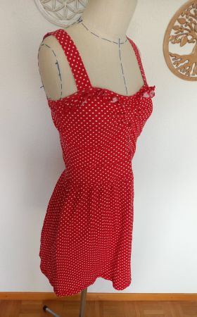 Rotes Baumwollkleid mit Tupfen XS