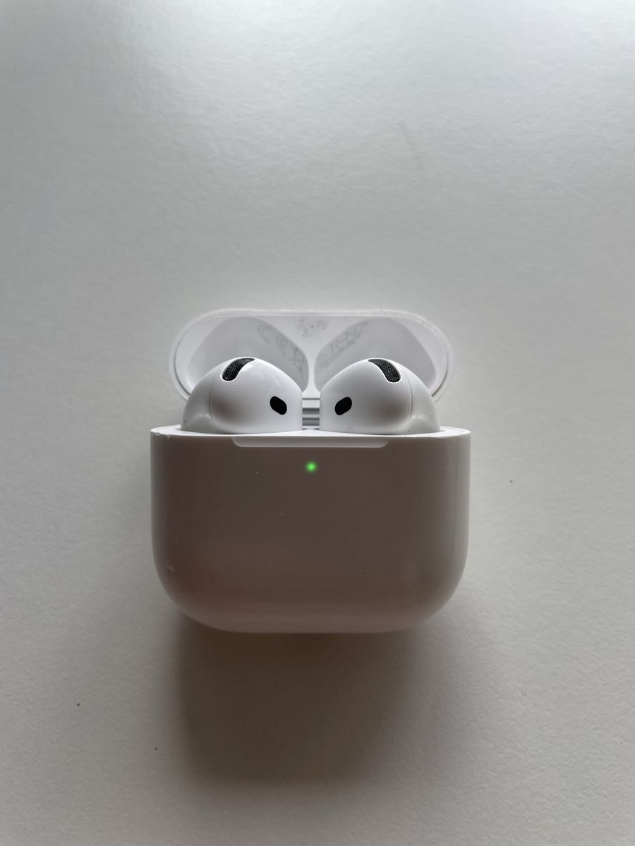 Apple Kopfhörer: Apple AirPods 4 – Gebraucht aus Zürich von lau_k772